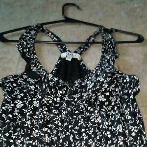 Floral black and white dress M